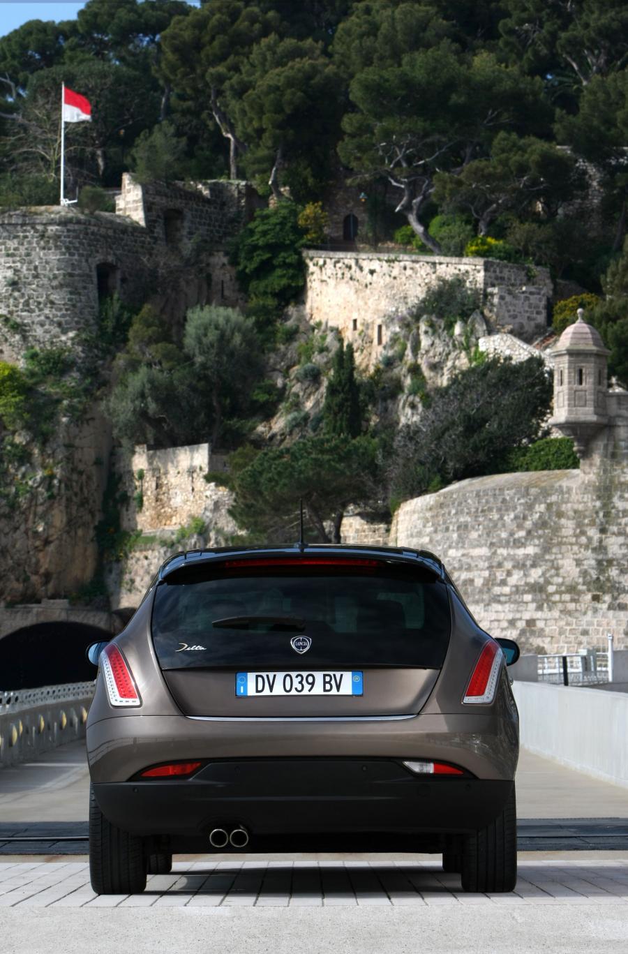  Lancia Delta 1.8 DiTurbo 2009 года  (фото 39 из 43)